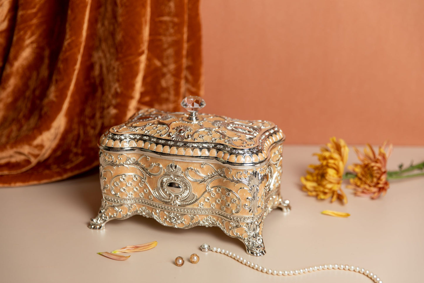 Momentz knob Jewellery Box