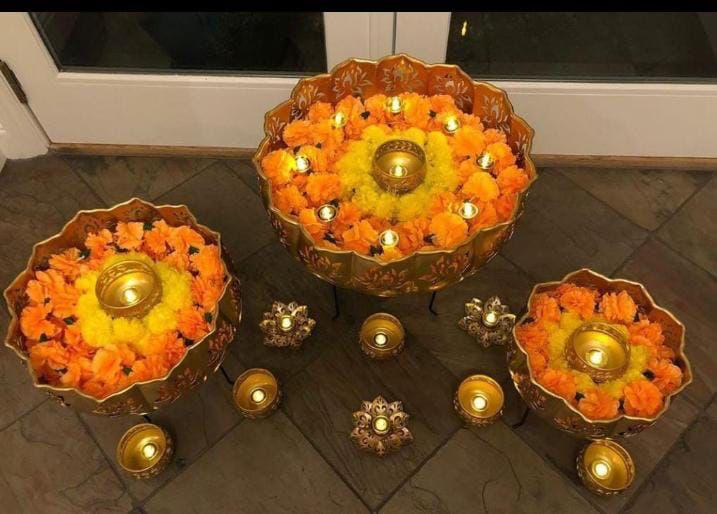 Elegant  Lotus Urli Bowl With Stand - Set of 10 pcs